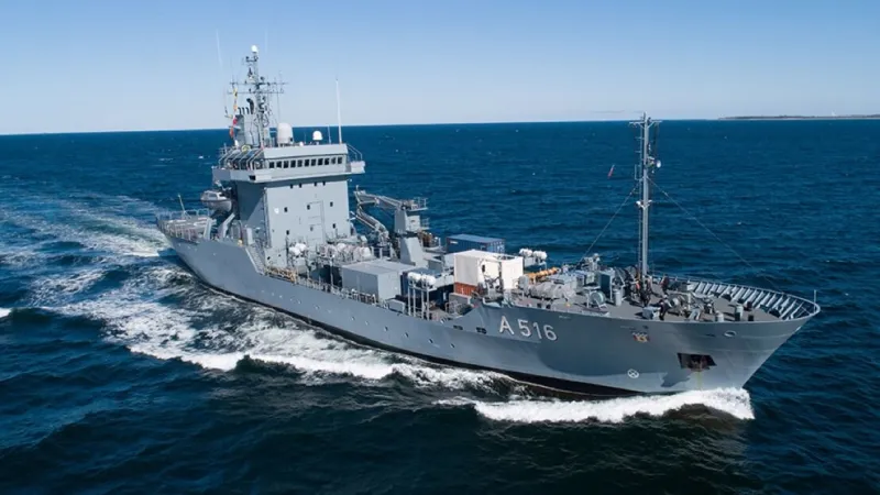 2024-Tender404, Versorgungsschiff