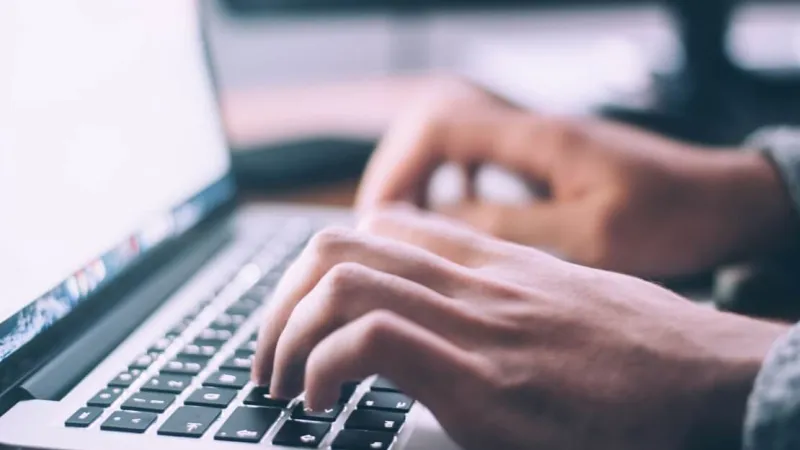 2024-Computer, Mensch, Hände, Media-4