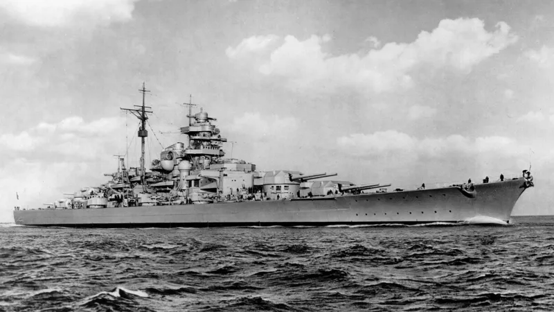 2024-Bismarck, Seitenansicht