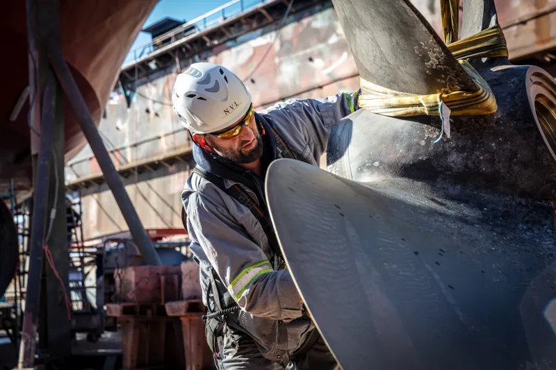 2024-Norderwerft-Mensch, Schraube, Dock-1