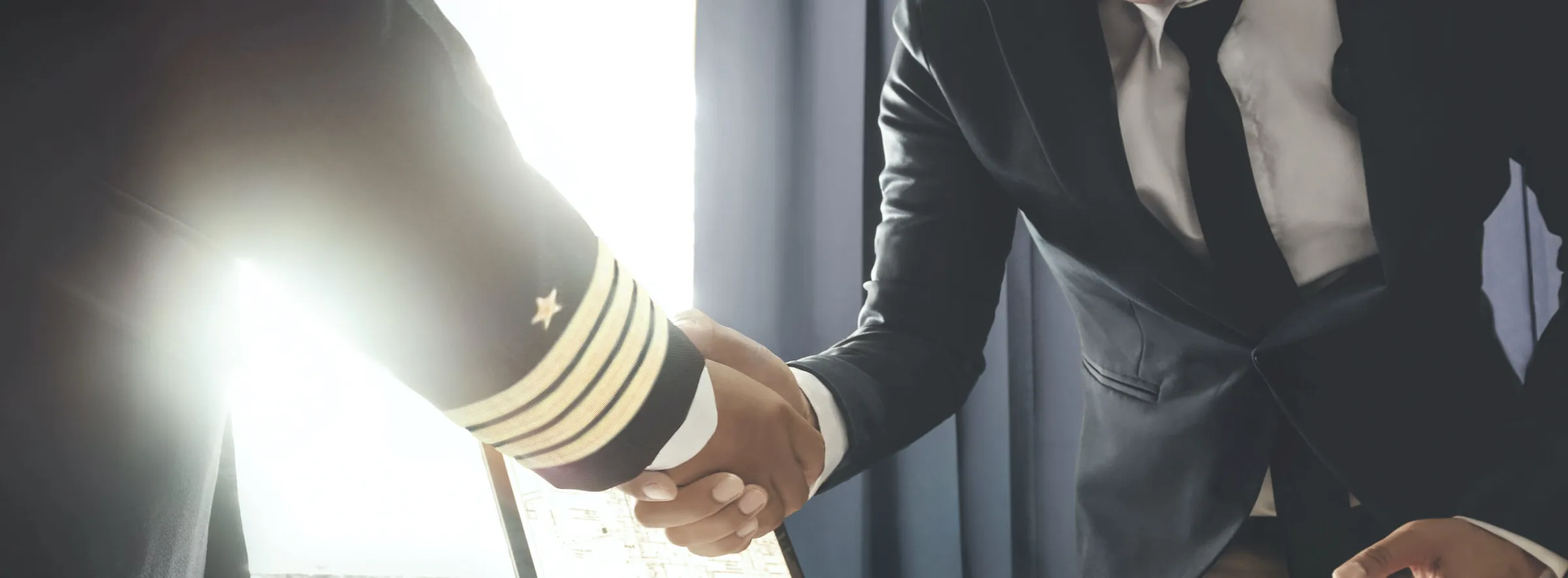 2024-Hände, Handshake, Menschen-1