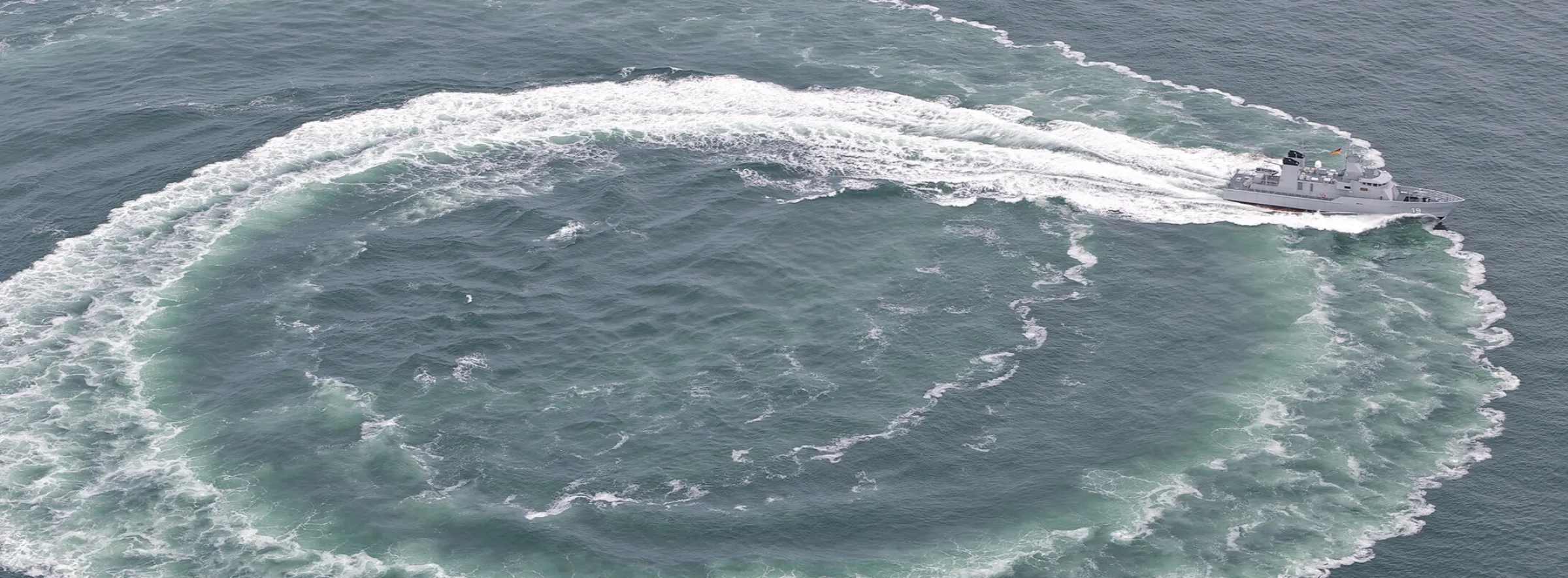 2024-Schiff, Fast patrol boat, Schnellboot, Wellen-3